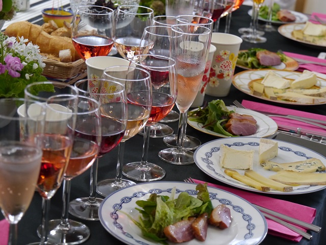 ルミエールアキ：フランスワイン、チーズ、お花見、パーティー、テーブルセッティング